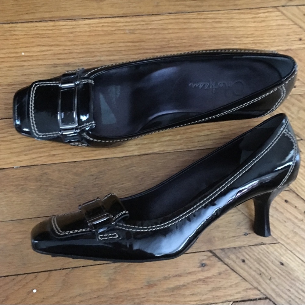 COLE HAAN patent leather kitten heels